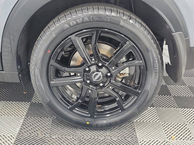 Certified 2022 Nissan Kicks SR FWD image 10