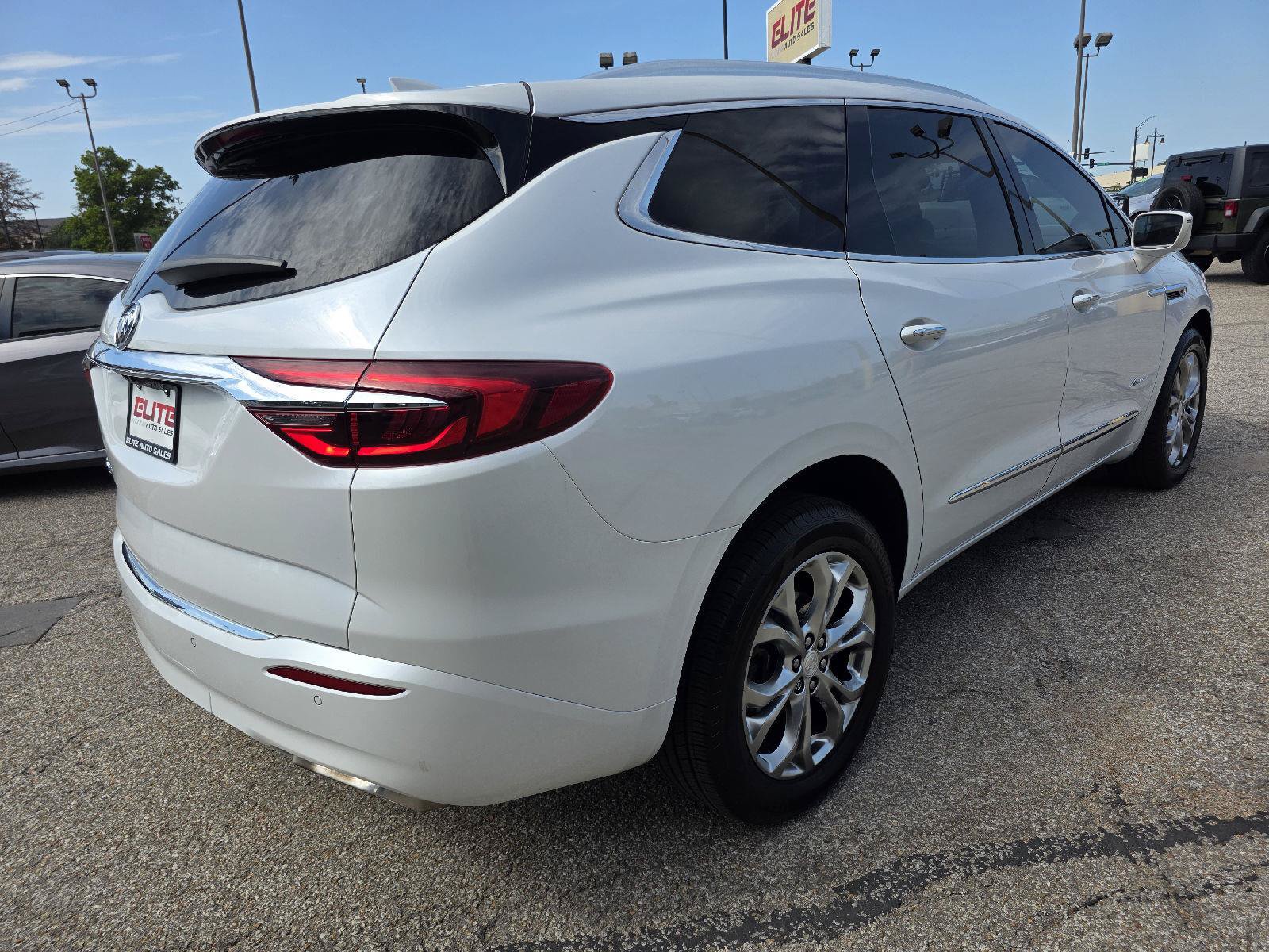 Used 2020 Buick Enclave Avenir w/ Avenir Technology Package FWD image 5