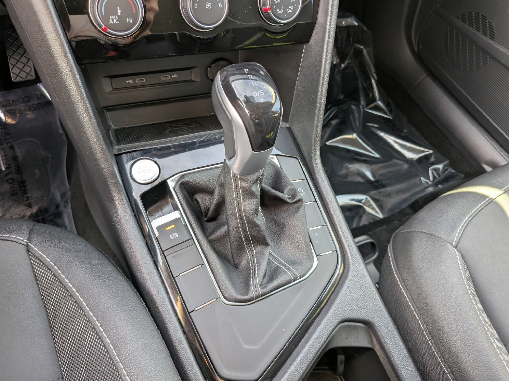 Certified 2023 Volkswagen Taos SE w/ Panoramic Sunroof Package FWD image 24