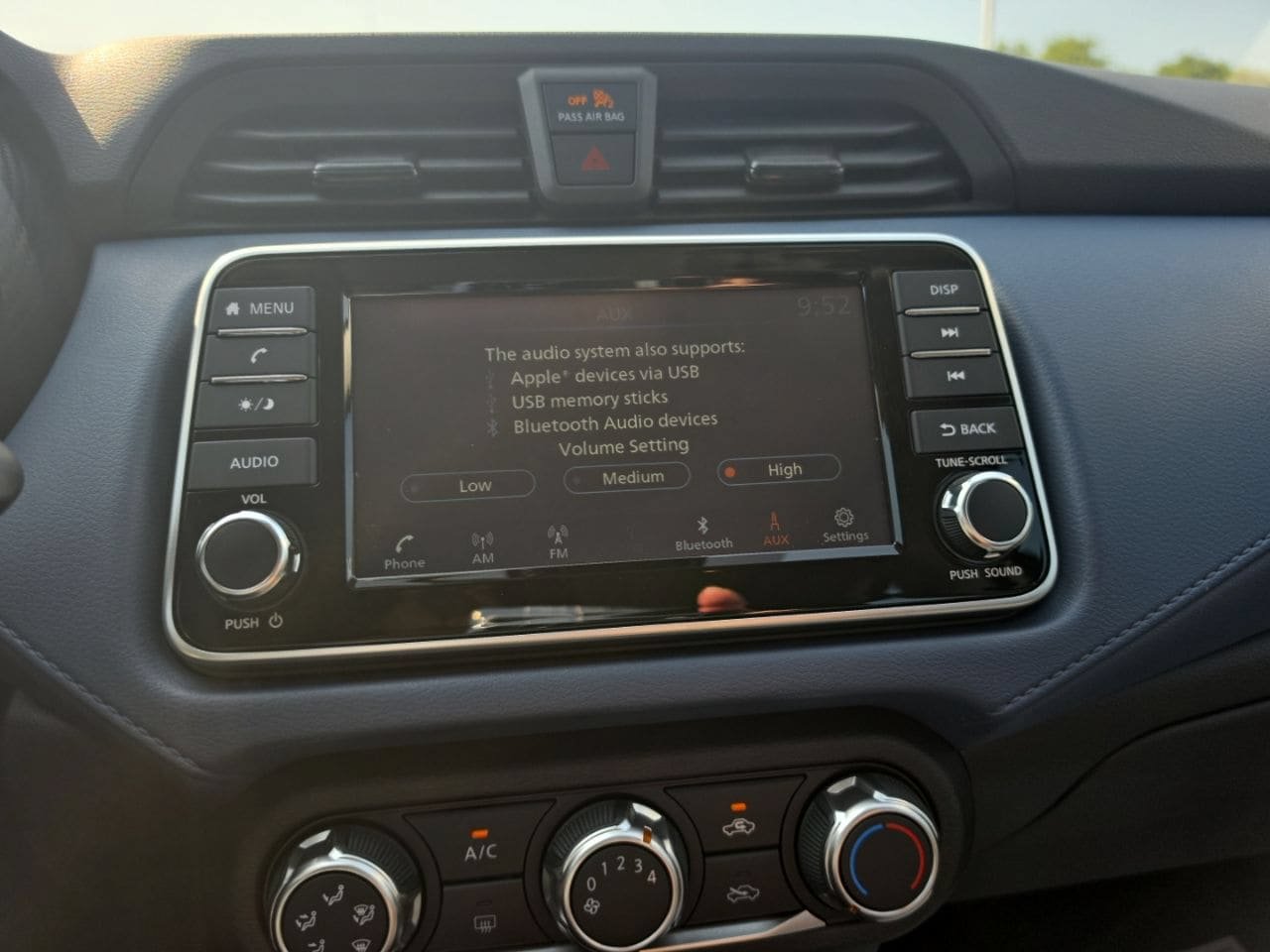 Used 2025 Nissan Versa SV w/ Trunk Package FWD image 28