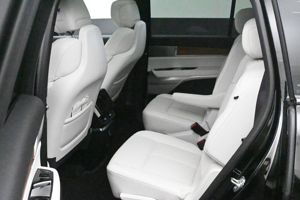 Used 2026 Cadillac Vistiq Luxury AWD/4WD image 13