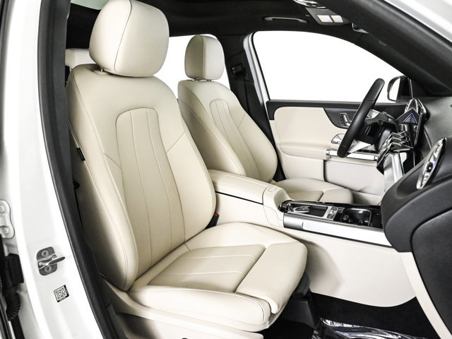 Used 2026 Mercedes-Benz GLB 250 4MATIC image 23