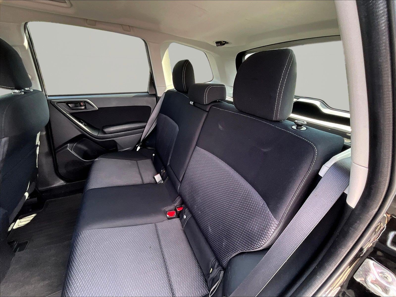 Used 2016 Subaru Forester 2.5i Premium w/ Popular Package #2 AWD/4WD image 21