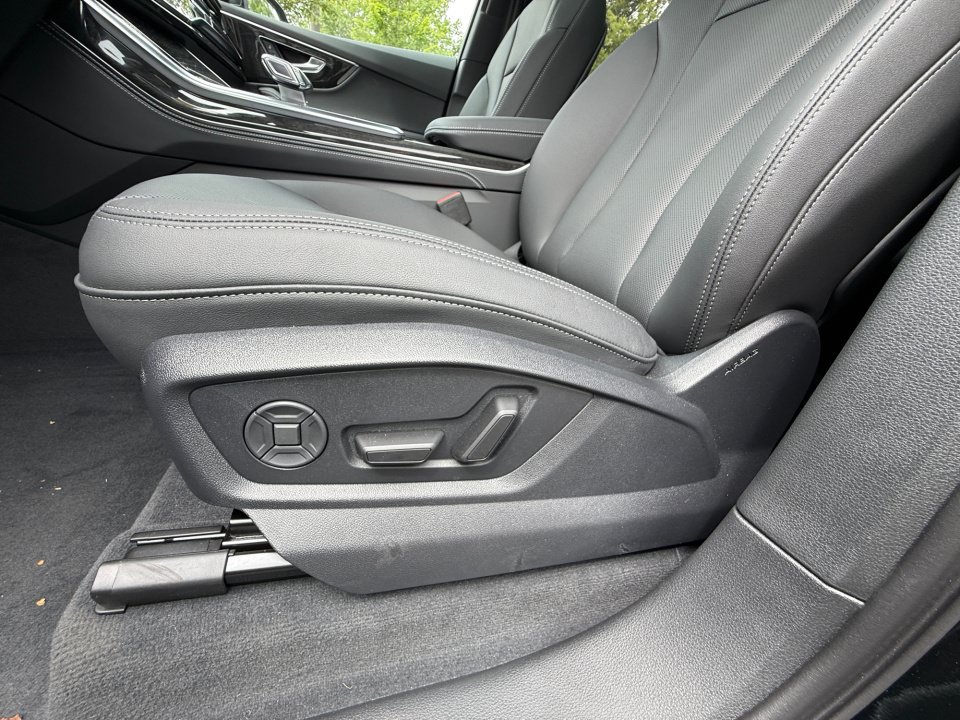New 2026 Audi Q7 3.0T Premium Plus AWD/4WD image 30