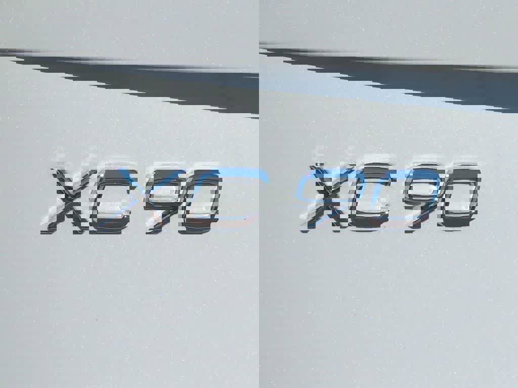 Certified 2025 Volvo XC90 B5 Core w/ Protection Package Premier image 11