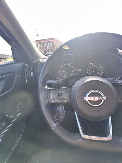 Certified 2022 Nissan Pathfinder SV w/ SV Premium Package image 16