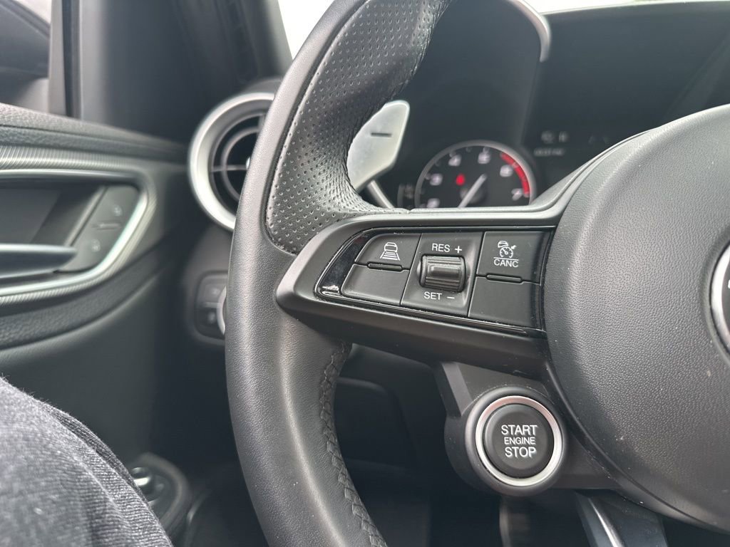 Used 2023 Alfa Romeo Giulia Veloce image 14