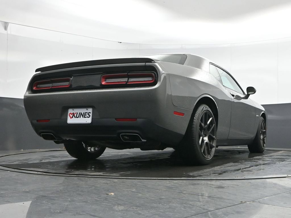 Used 2017 Dodge Challenger R/T RWD image 39