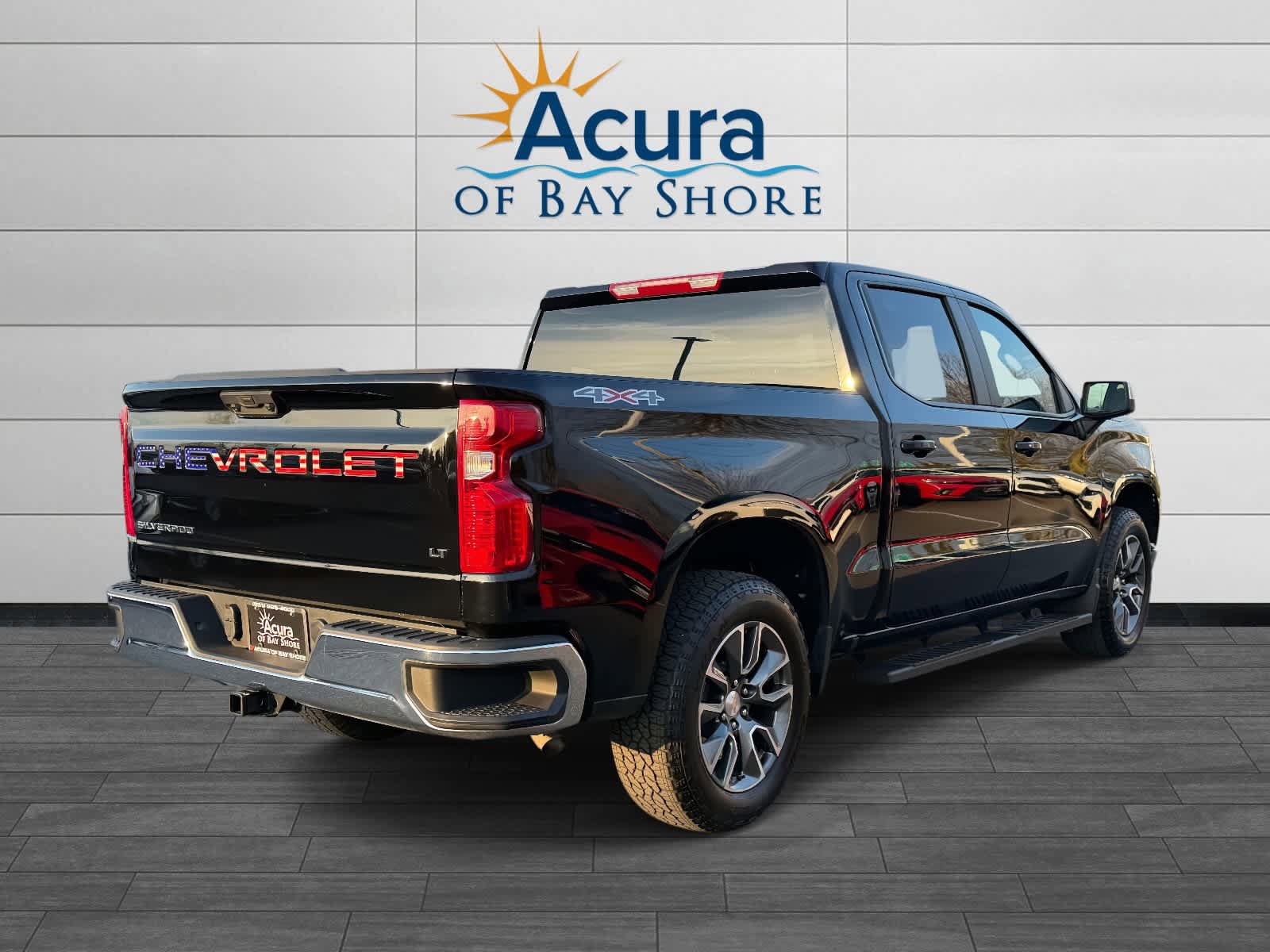 Used 2025 Chevrolet Silverado 1500 LT AWD/4WD image 6