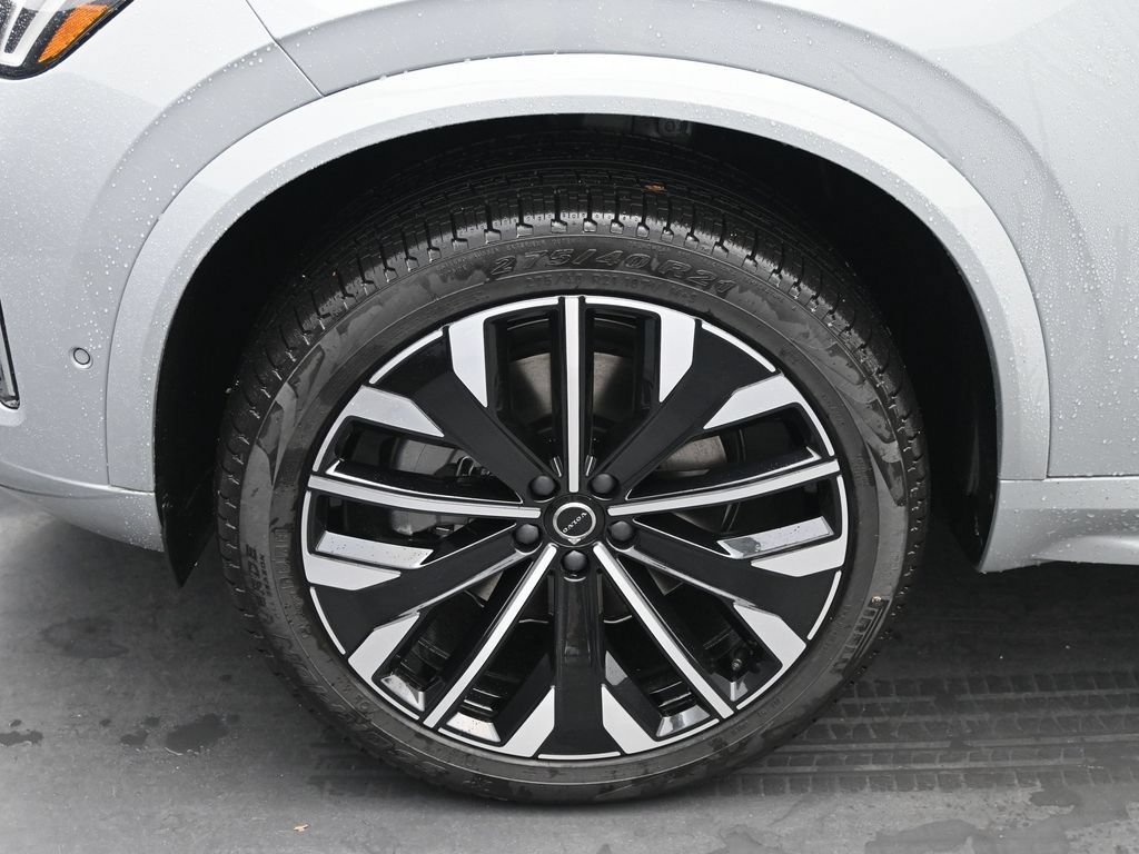 New 2026 Volvo XC90 B6 Plus w/ Protection Package Premier AWD/4WD image 4
