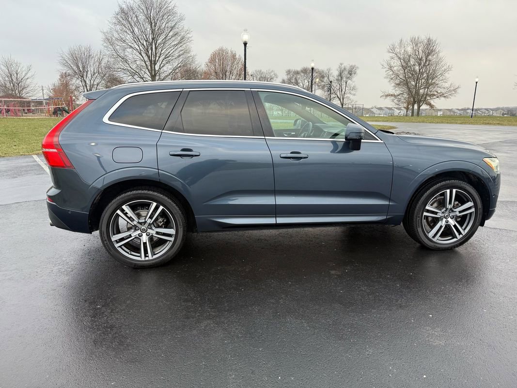 Used 2018 Volvo XC60 T5 Momentum w/ Vision Package image 4