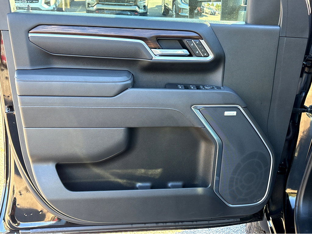 New 2025 GMC Sierra 2500 SLT w/ SLT Premium Package image 23