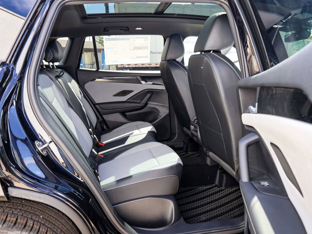 New 2026 Volkswagen Tiguan SE R-Line image 31