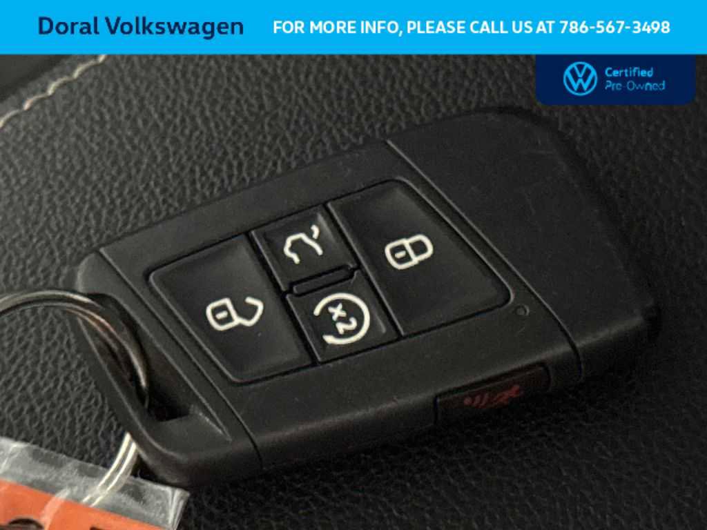 Certified 2022 Volkswagen Tiguan SE FWD image 28