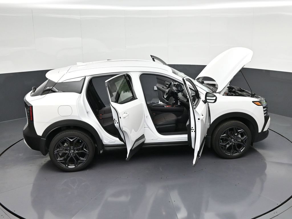 Used 2025 Nissan Kicks SR FWD image 41