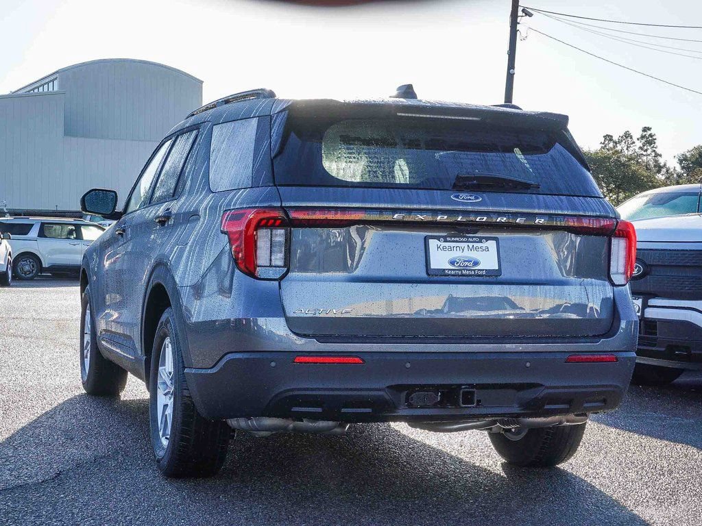 New 2026 Ford Explorer Active RWD image 4
