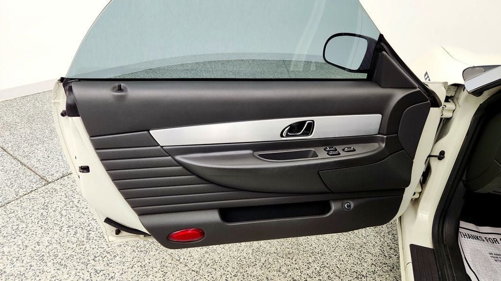 Used 2002 Ford Thunderbird RWD image 11