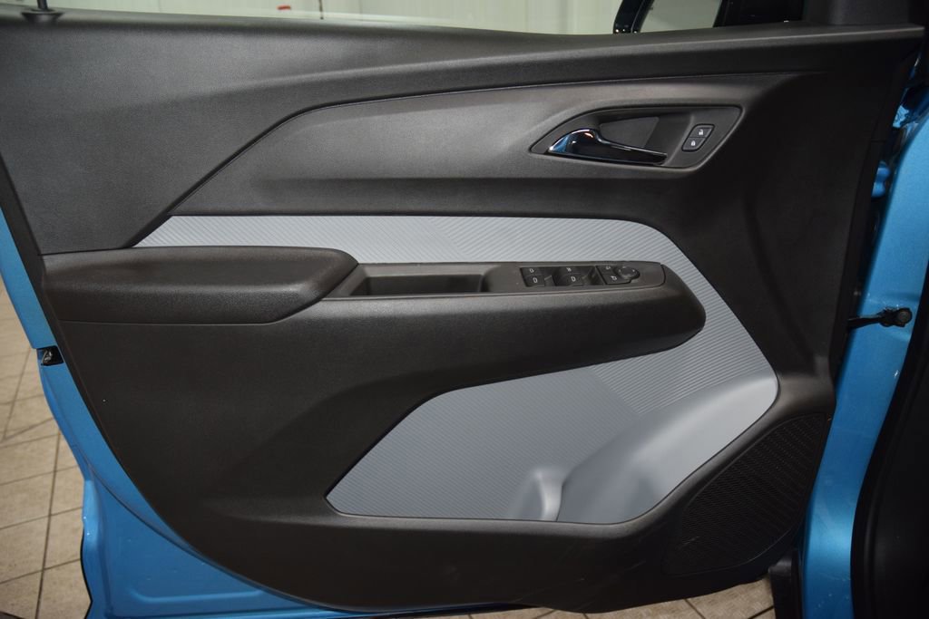 New 2027 Chevrolet Bolt LT w/ Comfort Package image 40
