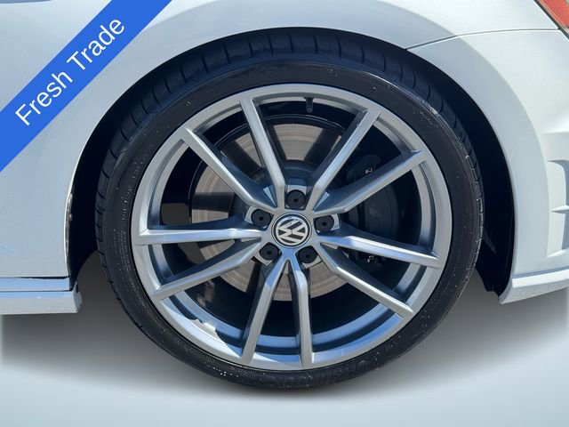 Used 2017 Volkswagen Golf R 4-Door image 7