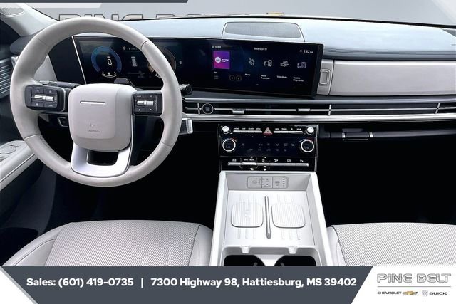 Used 2025 Hyundai Santa Fe SEL image 13