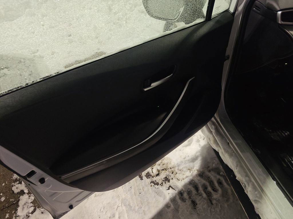 Used 2025 Toyota Corolla SE image 5