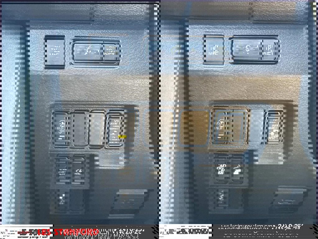 Used 2022 Nissan Frontier SV w/ SV Premium Package image 28