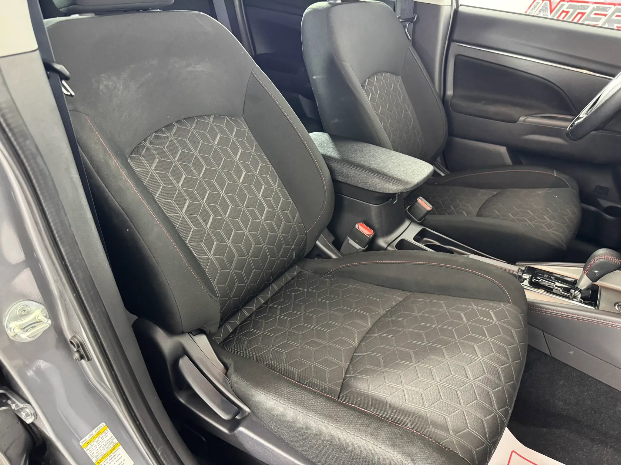 Used 2025 Mitsubishi Outlander Sport LE AWD/4WD image 32