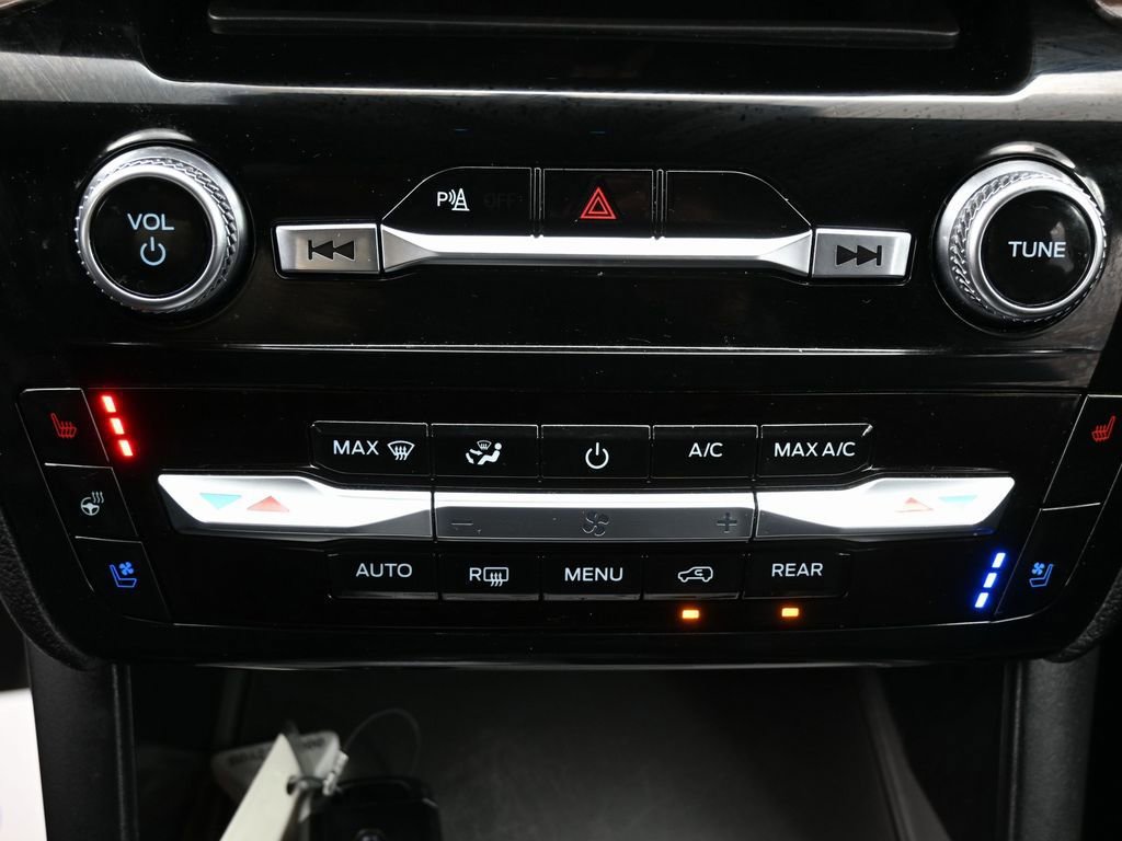 Used 2023 Ford Explorer Limited image 30