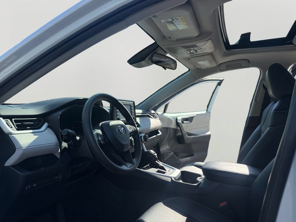 Used 2021 Toyota RAV4 XLE w/ Convenience Package AWD/4WD image 9