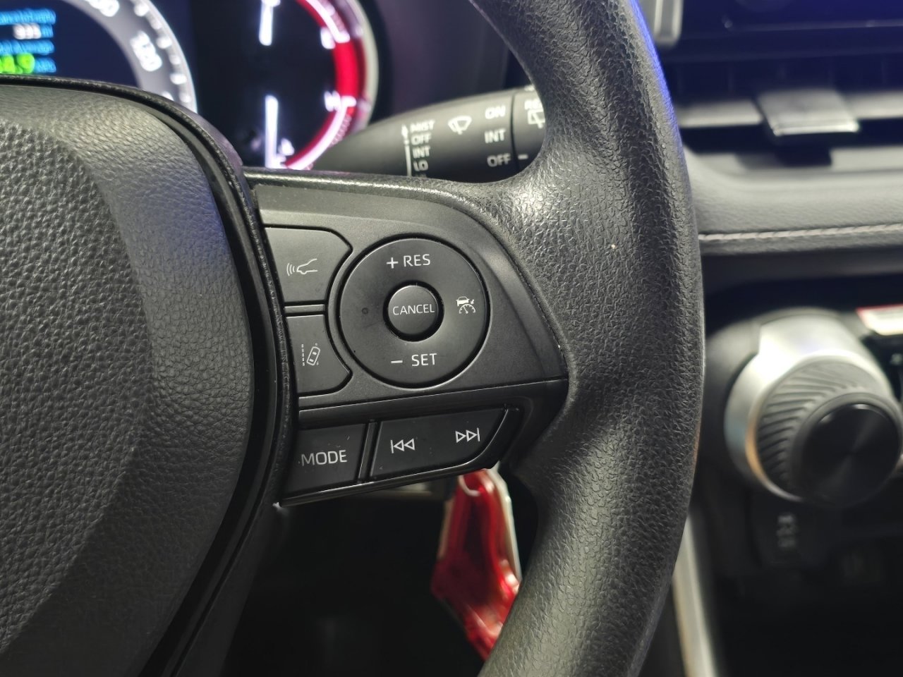 Certified 2024 Toyota RAV4 LE image 31