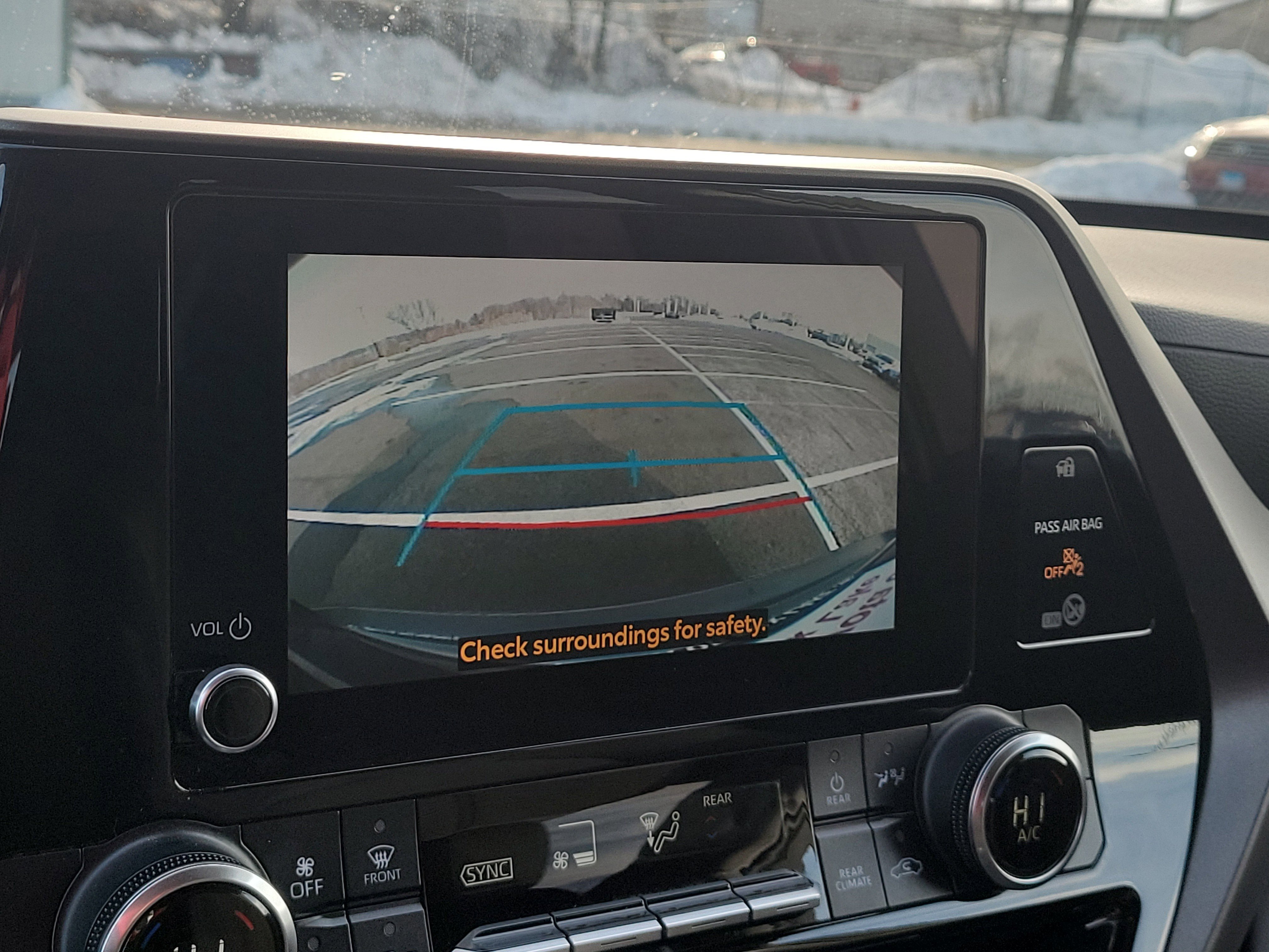 Used 2024 Toyota Highlander LE image 26