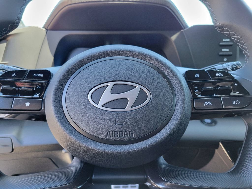 Used 2025 Hyundai Elantra Sport FWD image 15