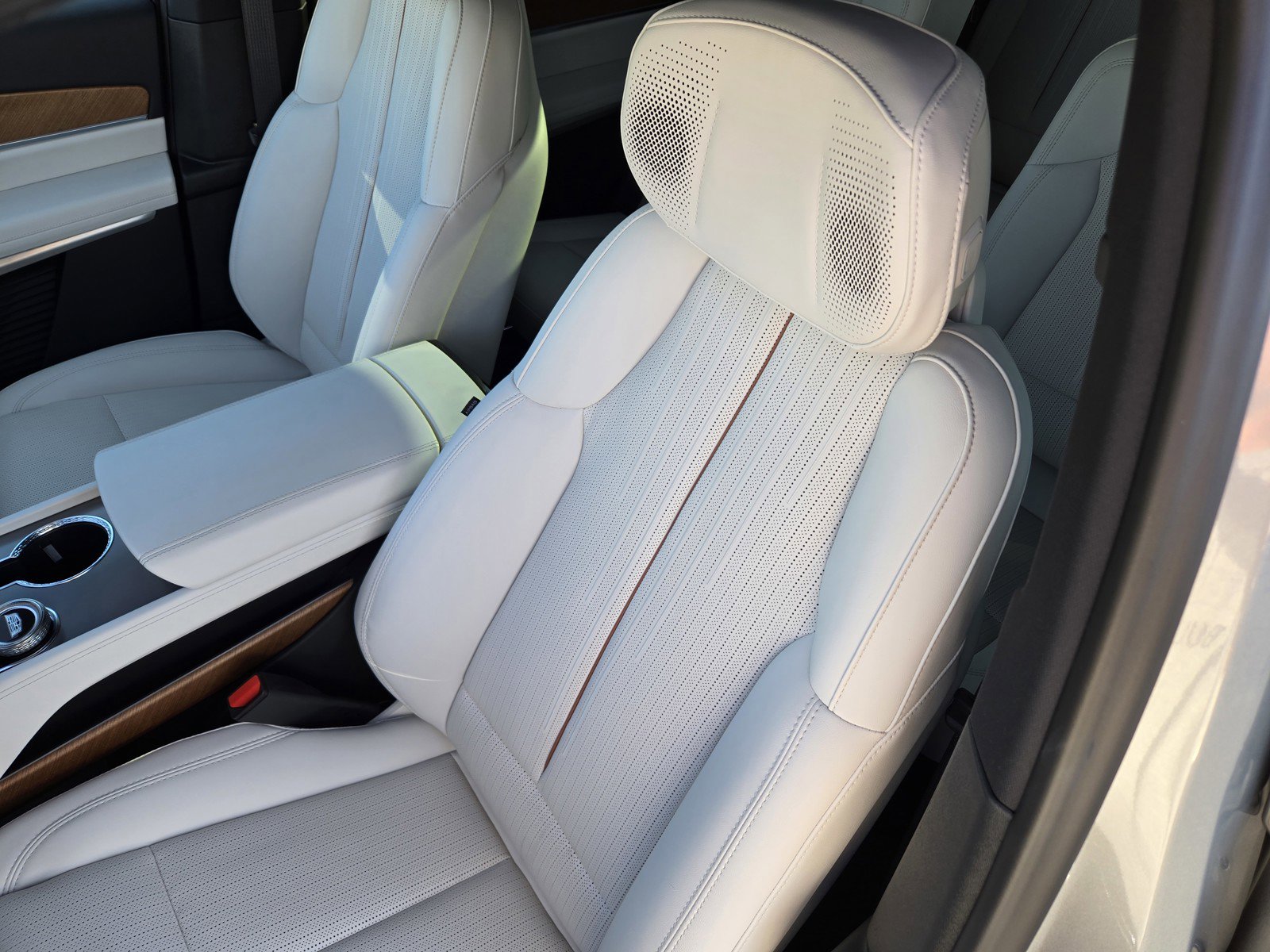 Used 2026 Cadillac Vistiq Sport image 15