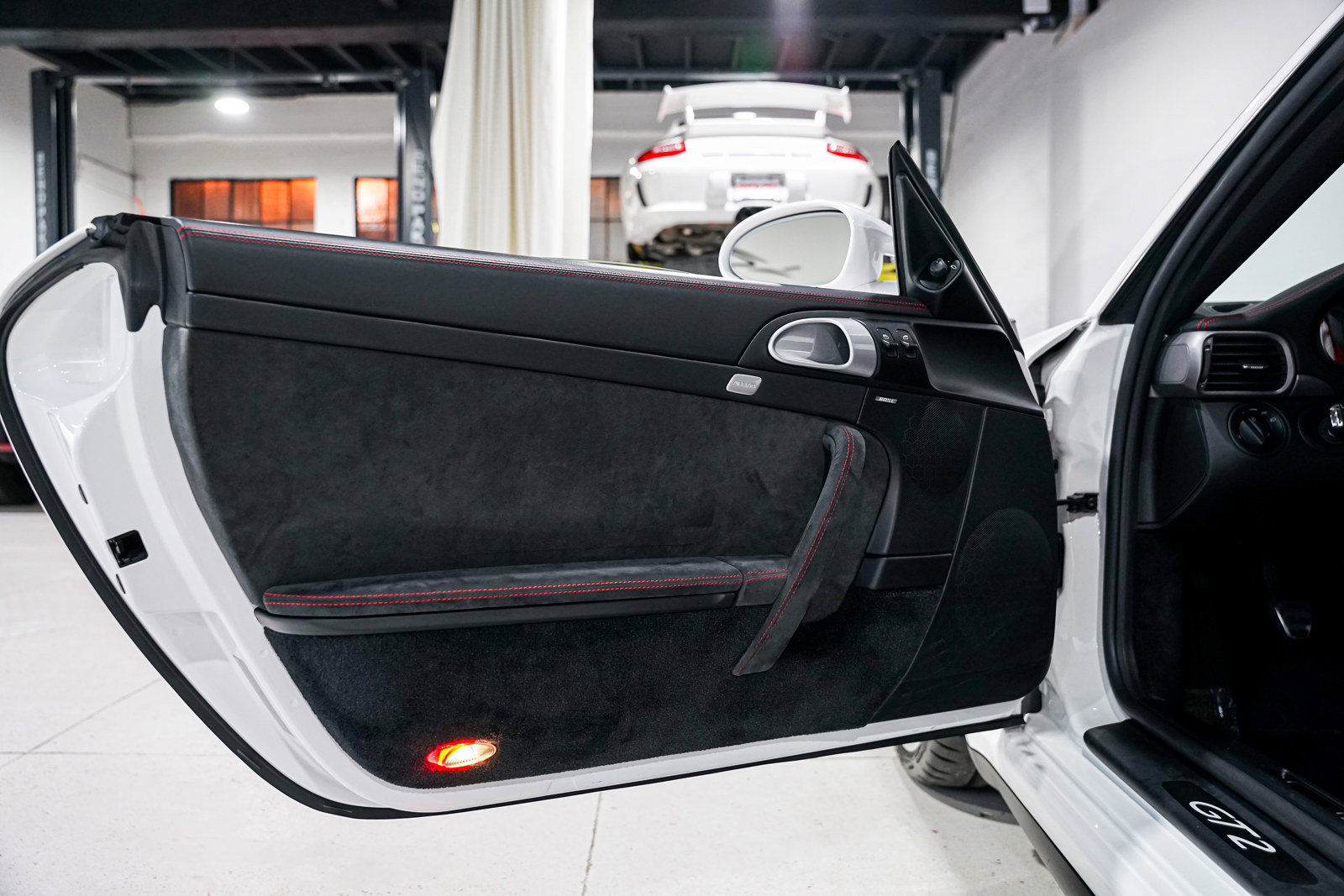 Used 2009 Porsche 911 GT2 image 25