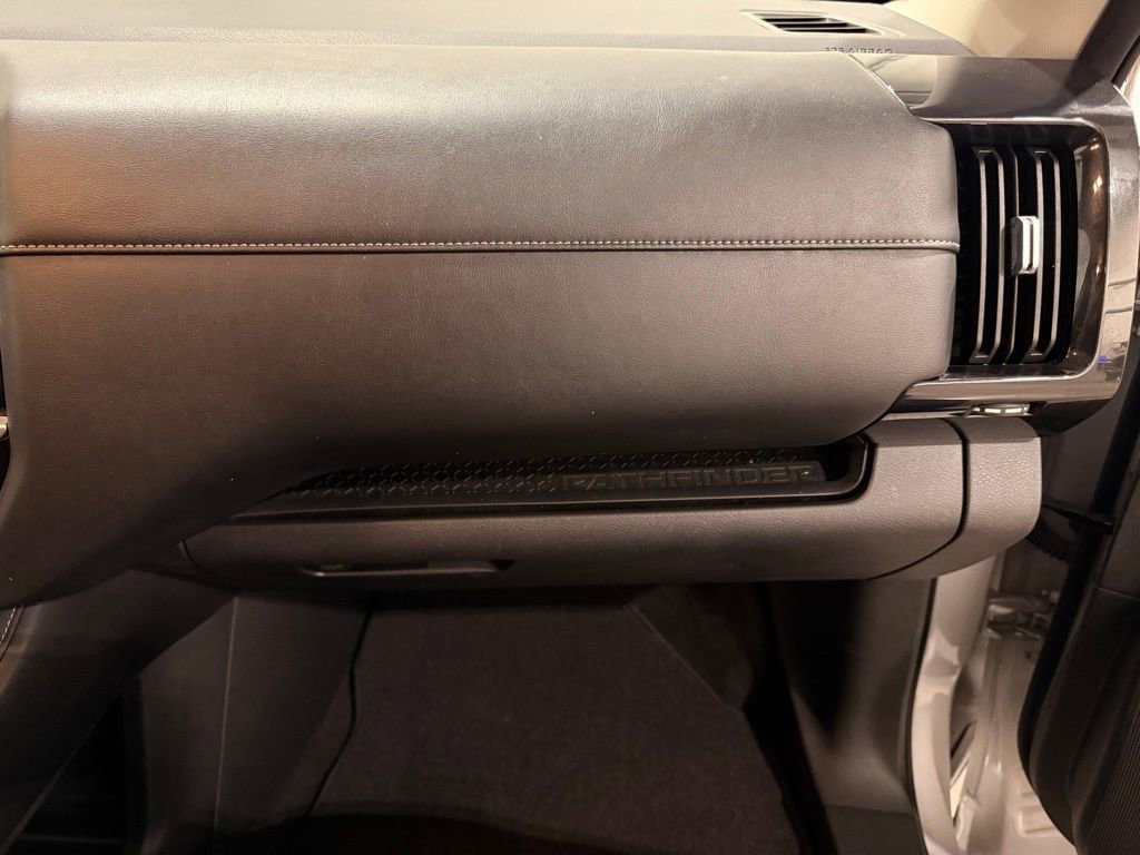 Used 2023 Nissan Pathfinder SV image 27