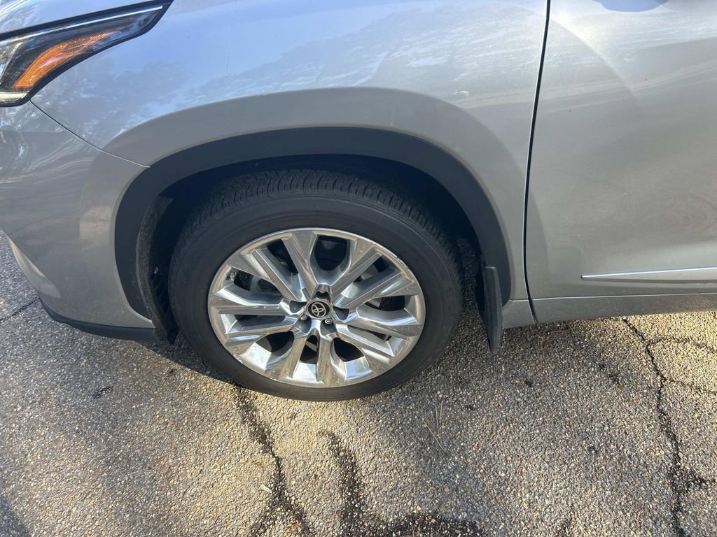 Used 2022 Toyota Highlander Limited image 13