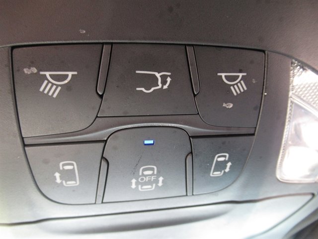 Used 2023 Chrysler Pacifica Limited w/ S Appearance Package AWD/4WD image 34