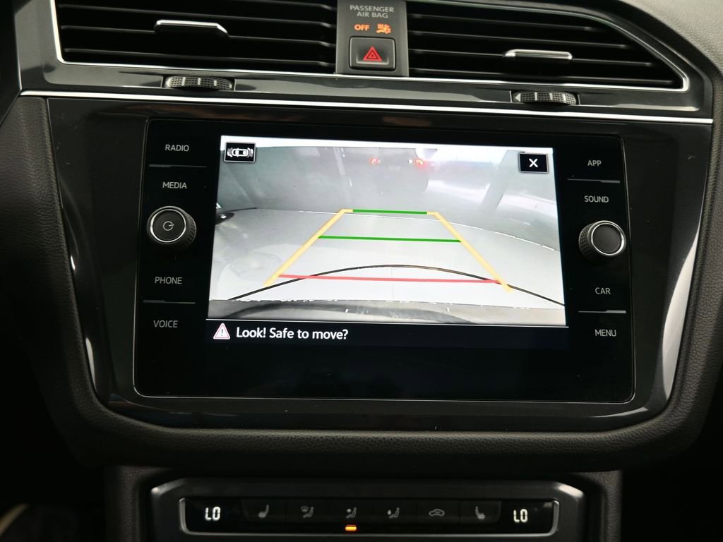 Used 2021 Volkswagen Tiguan SE R-Line image 21