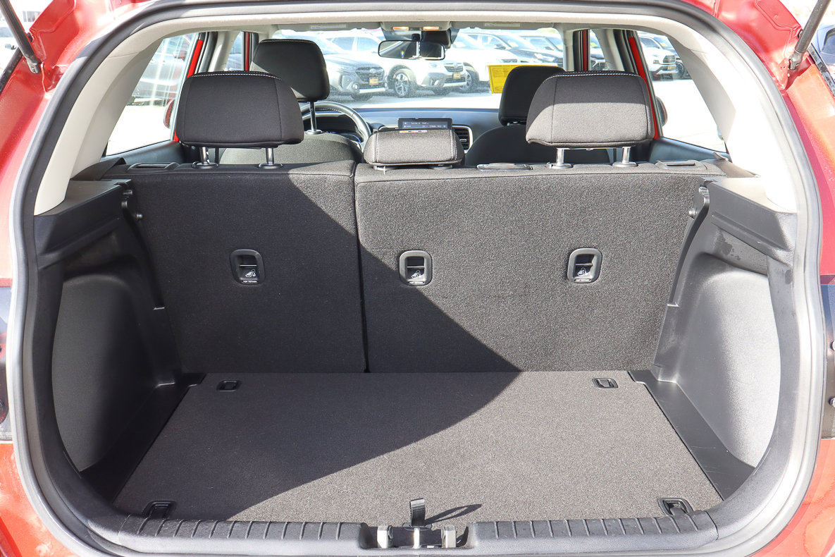 Used 2025 Hyundai Venue SEL image 10