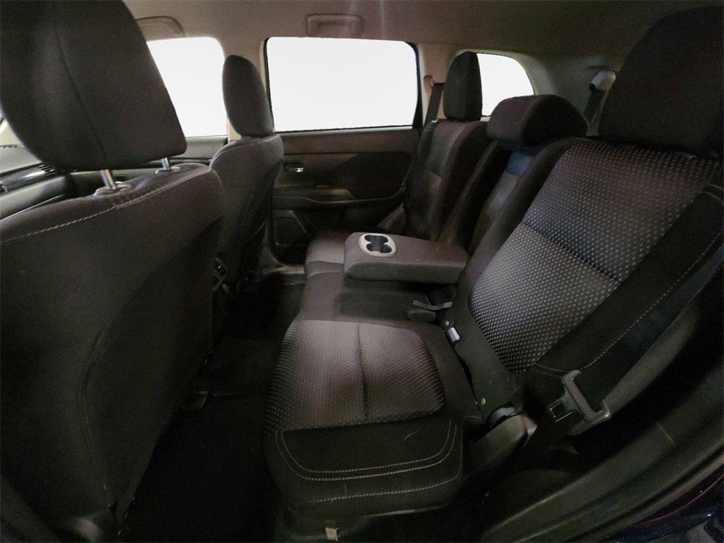 Used 2019 Mitsubishi Outlander ES image 24