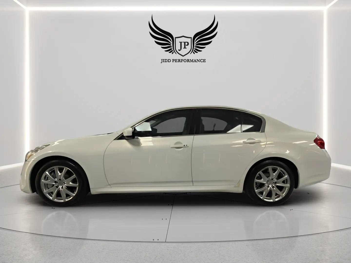 Used 2011 INFINITI G37 Journey w/ Sport Pkg - RWD image 4