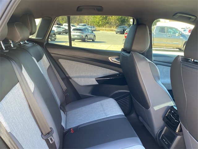 Used 2023 Volkswagen ID.4 Pro image 13