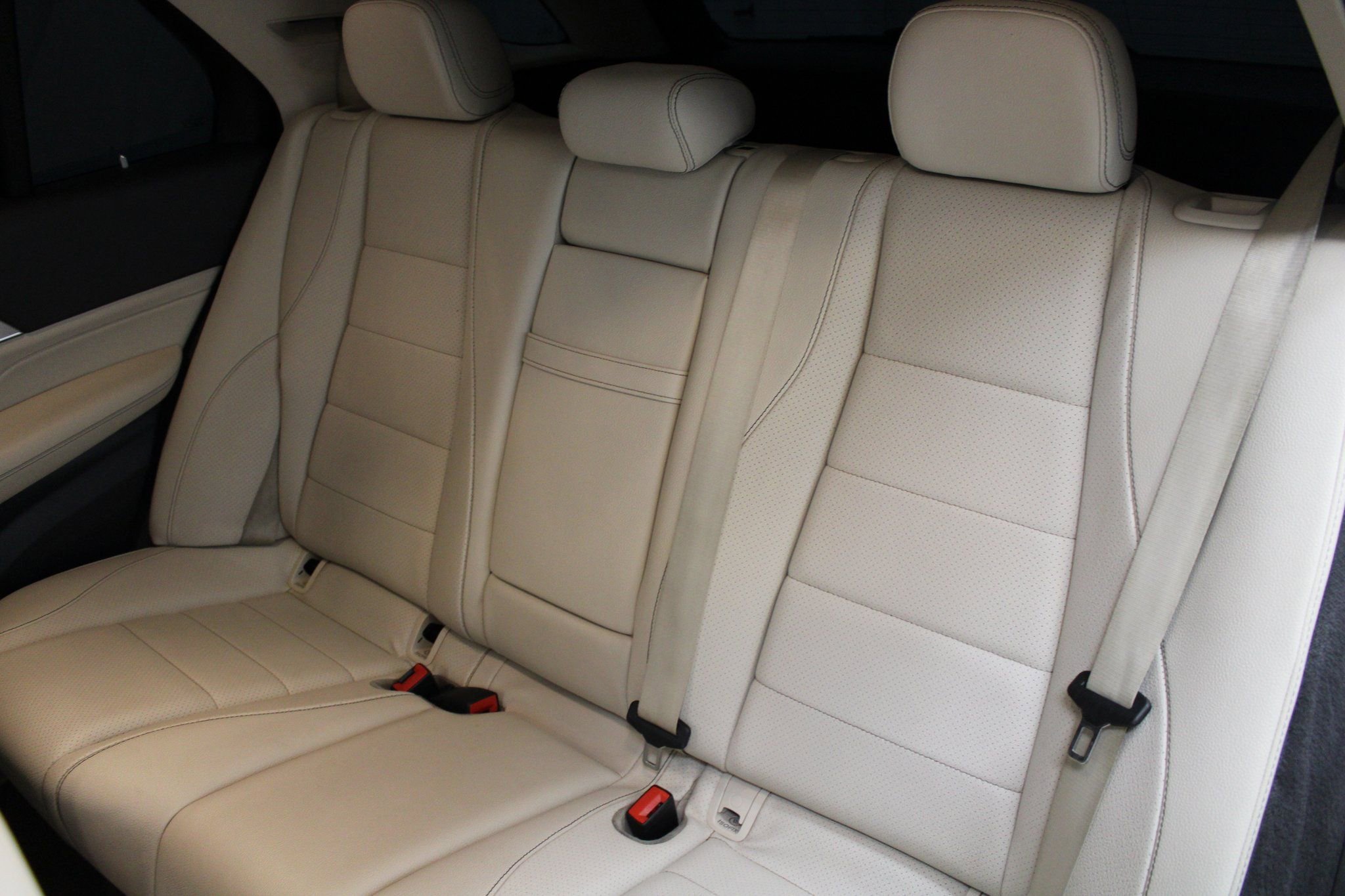 Used 2020 Mercedes-Benz GLE 350 4MATIC w/ Premium Package image 21