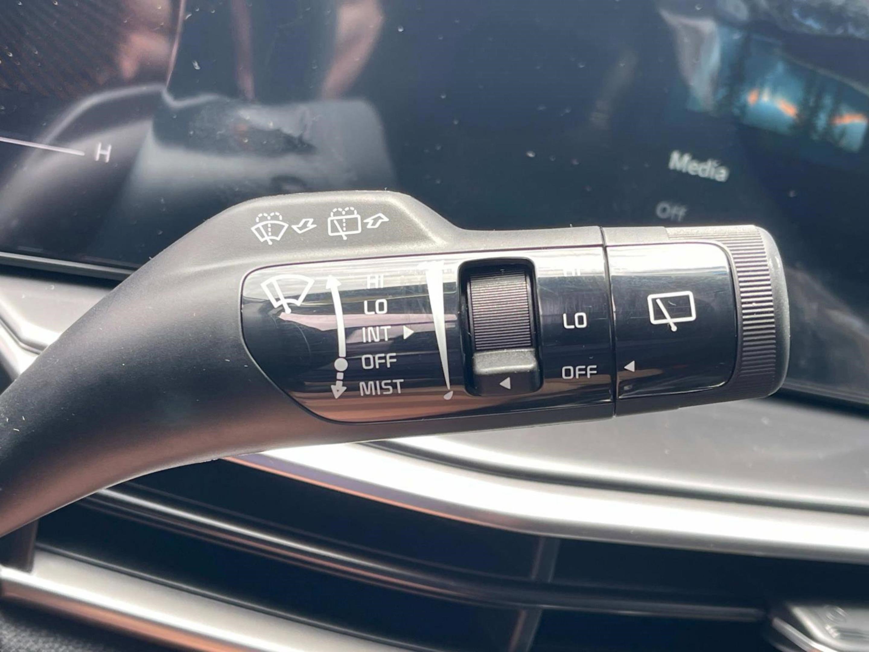 New 2025 Kia Sorento LX image 35