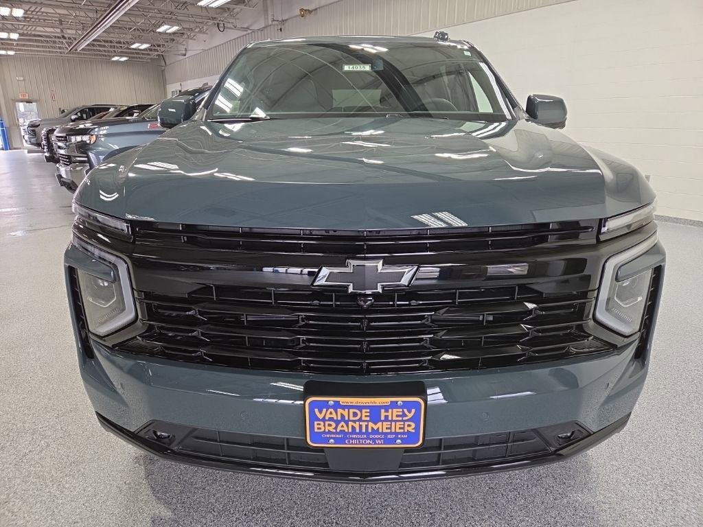 New 2026 Chevrolet Suburban RST image 2