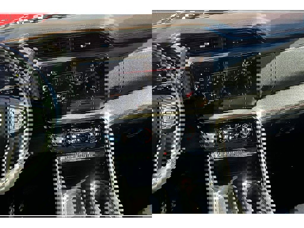 Used 2024 GMC Sierra 2500 AT4 image 7