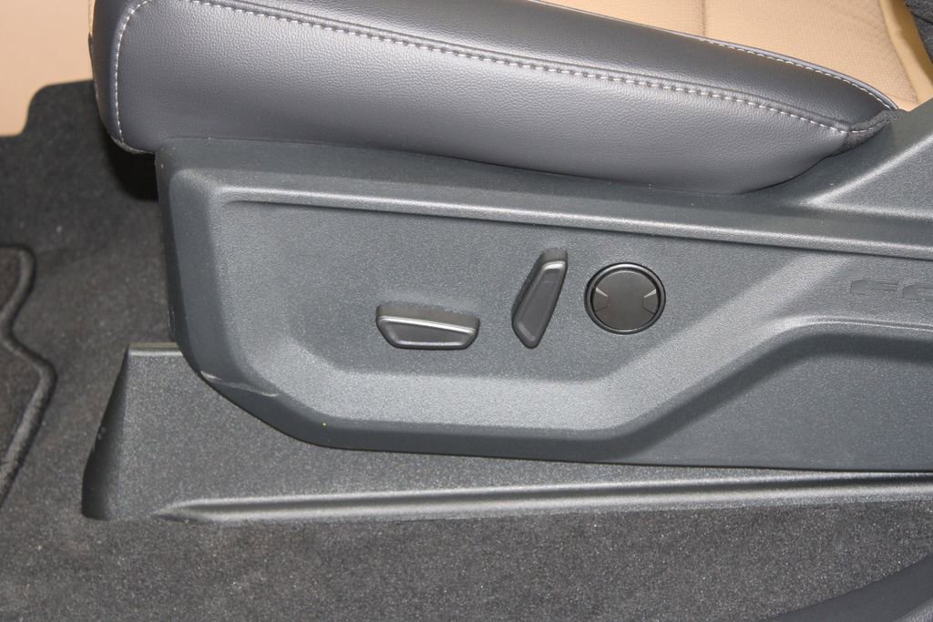 New 2026 Ford F250 Lariat w/ Chrome Package image 25