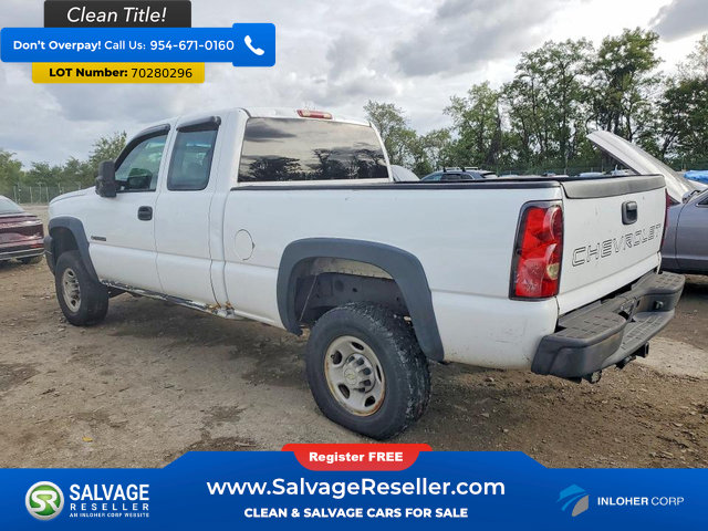 Used 2005 Chevrolet Silverado 2500 W/T AWD/4WD image 3