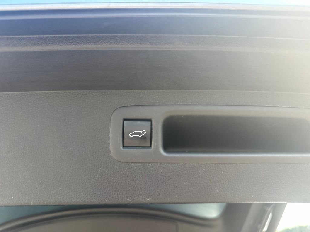 Used 2020 Toyota Highlander XLE FWD image 7