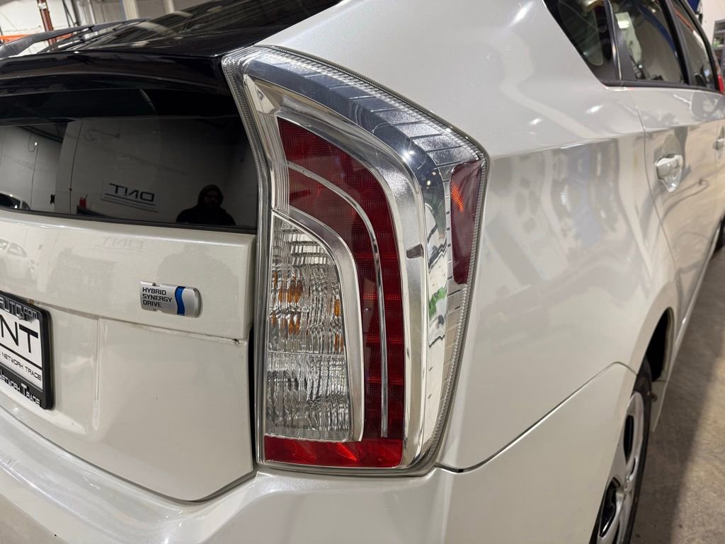 Used 2014 Toyota Prius Three image 11